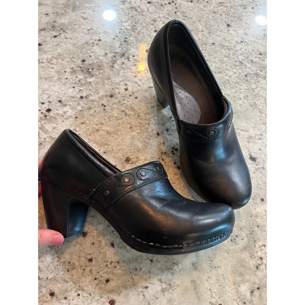 Dansko Black Leather Heeled Clogs Decorative Stitching Studded Size 39 Womens